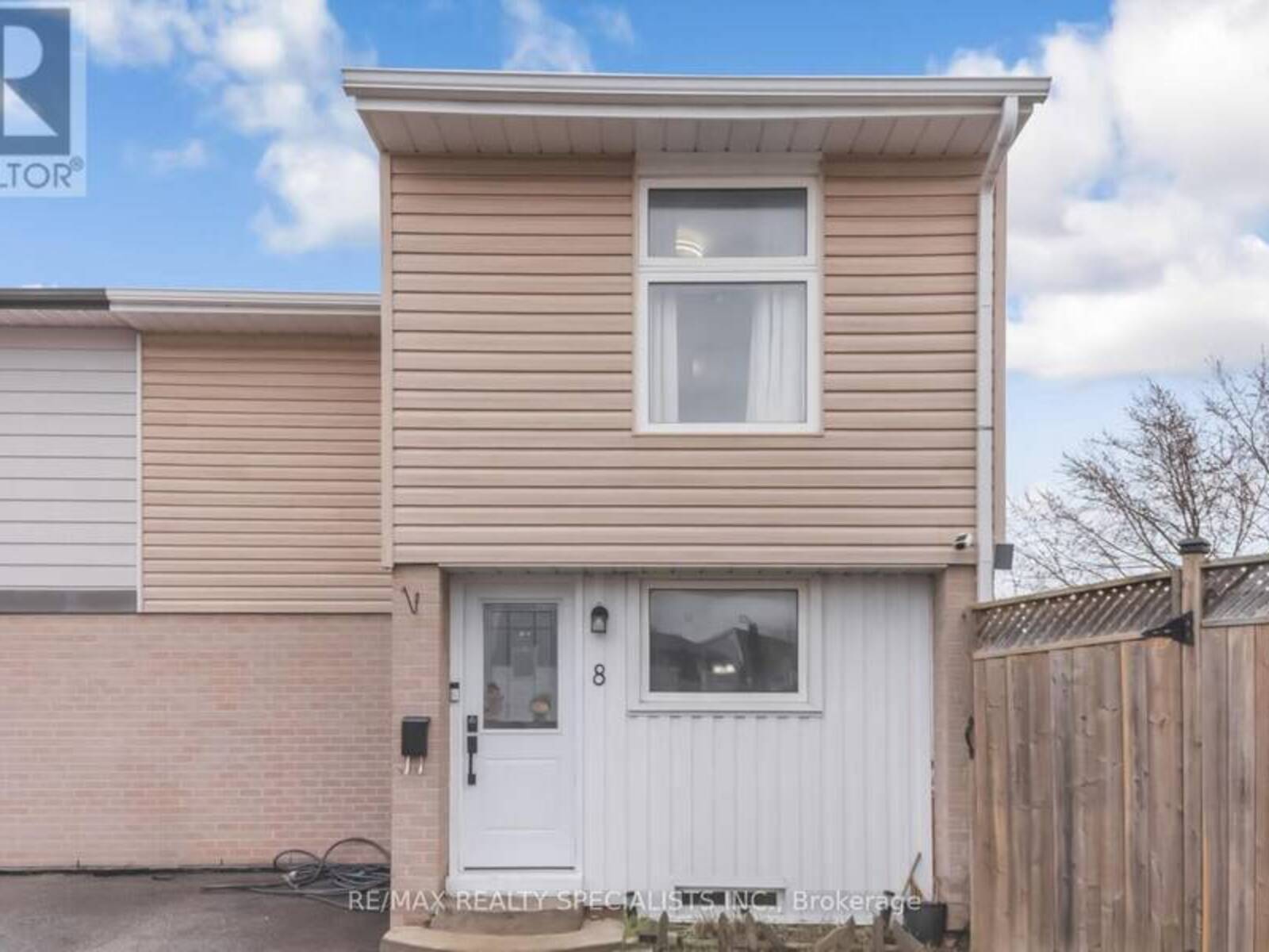 8 GRANTBROOK COURT, Brampton, Ontario L6S 2K8