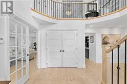 409 ALEX DONER DRIVE | Newmarket Ontario | Slide Image Three