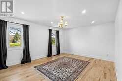 409 ALEX DONER DRIVE | Newmarket Ontario | Slide Image Sixteen
