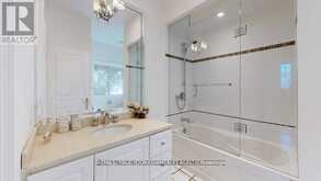 43 DENHAM DRIVE | Richmond Hill Ontario | Slide Image Thirty