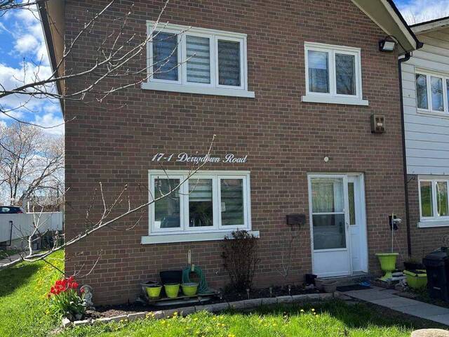 1 - 17 DERRYDOWN ROAD Toronto Ontario, M3J 1R2 - 4 Bedrooms Condo For Sale