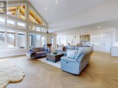 8 KNOWLES CRESCENT Rosseau Ontario, P0C 1J0