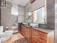 94 LAURENTIDE DRIVE | Toronto Ontario | Slide Image Sixteen