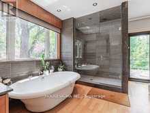 94 LAURENTIDE DRIVE | Toronto Ontario | Slide Image Seventeen