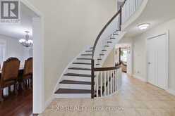 10 VEGA CRESCENT | Hamilton Ontario | Slide Image Three