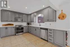 10 VEGA CRESCENT | Hamilton Ontario | Slide Image Seven
