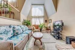 4 ENGLISH IVYWAY | Toronto Ontario | Slide Image Six