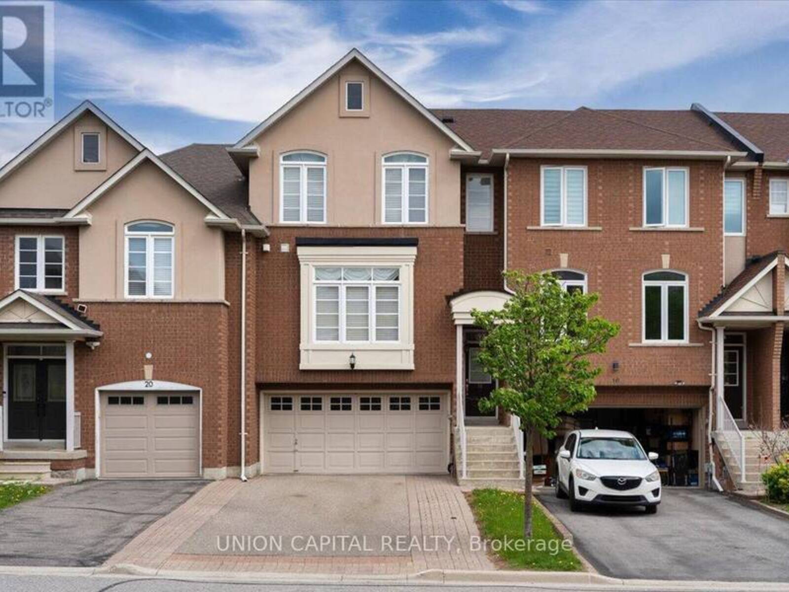 18 HONEYWOOD ROAD, Vaughan, Ontario L4J 9C2