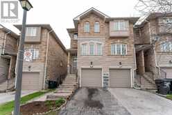 28 SHINING STAR CRESCENT | Toronto Ontario | Slide Image Five