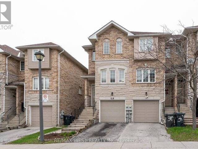 28 SHINING STAR CRESCENT Toronto Ontario, M6M 5L6 - 3 Bedrooms Condo For Sale