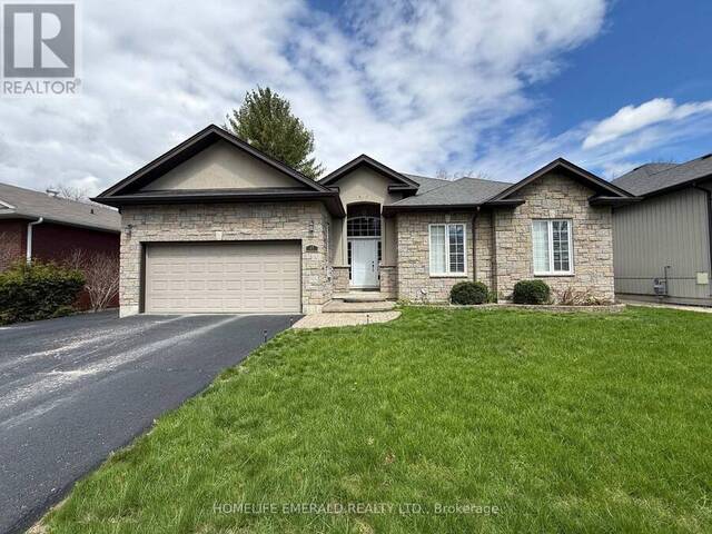 17 TREE TOP STREET Angus Ontario, L0M 1B2 - 3 Bedrooms Home For Sale