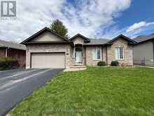 17 TREE TOP STREET | Angus Ontario | Slide Image One