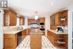 10 WHITE OAKS ROAD | Barrie Ontario | Slide Image Five