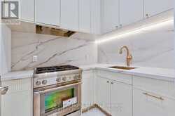 27 HURLINGHAM CRESCENT | Toronto Ontario | Slide Image Twelve