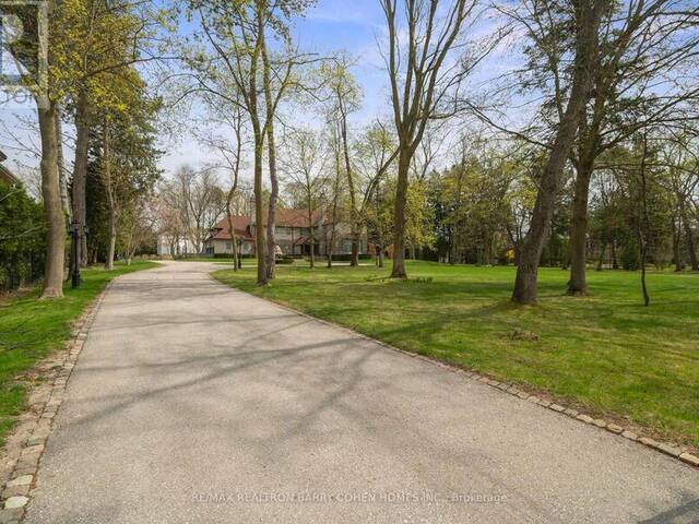 15 PARK LANE CIRCLE Toronto Ontario, M3B 1Z8 - 5 Bedrooms Home For Sale