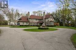 15 PARK LANE CIRCLE | Toronto Ontario | Slide Image Two
