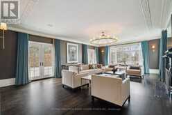 15 PARK LANE CIRCLE | Toronto Ontario | Slide Image Five