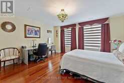220 WALMER ROAD | Toronto Ontario | Slide Image Thirty