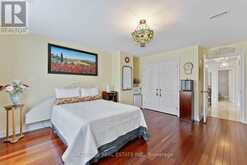 220 WALMER ROAD | Toronto Ontario | Slide Image Thirty-one