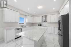 19 RIDGEVIEW COURT | Bradford West Gwillimbury Ontario | Slide Image Fifteen