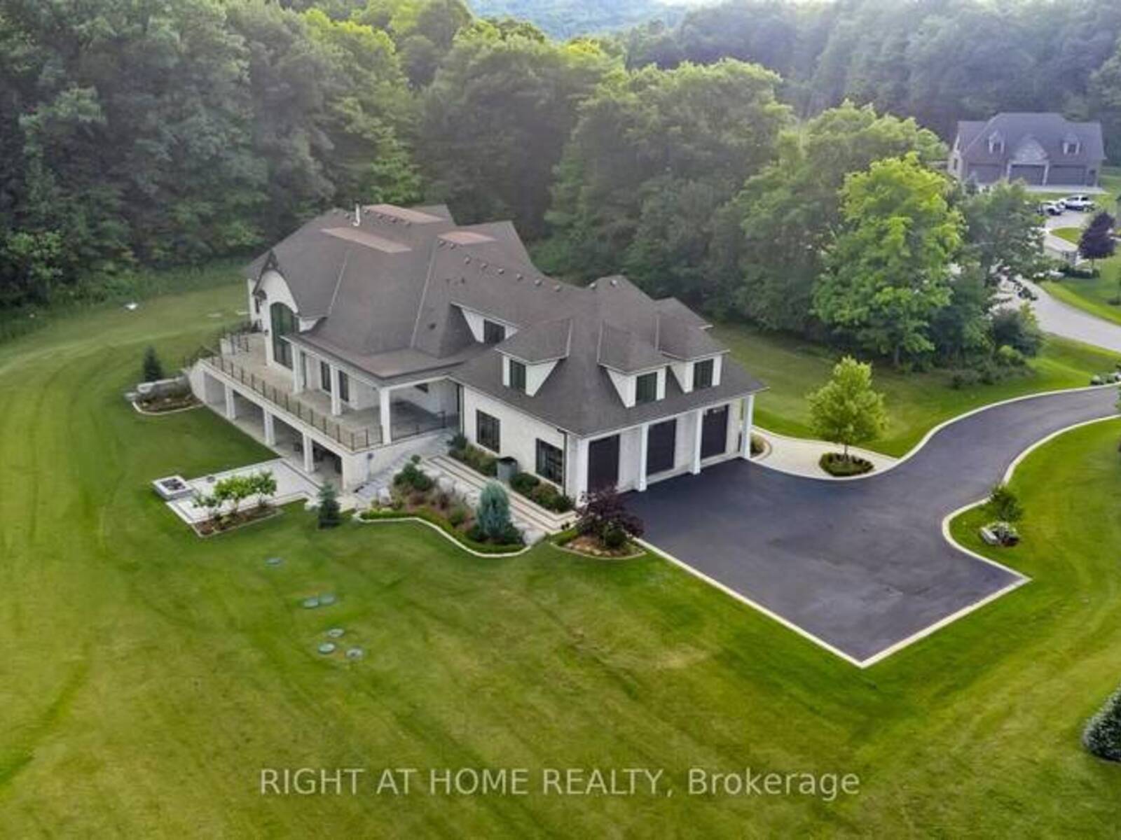 2606 HARVESTMOON LANE, Burlington, Ontario L7P 0N5