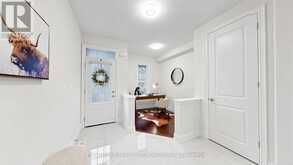 89 HARTNEY DRIVE | Richmond Hill Ontario | Slide Image Eight