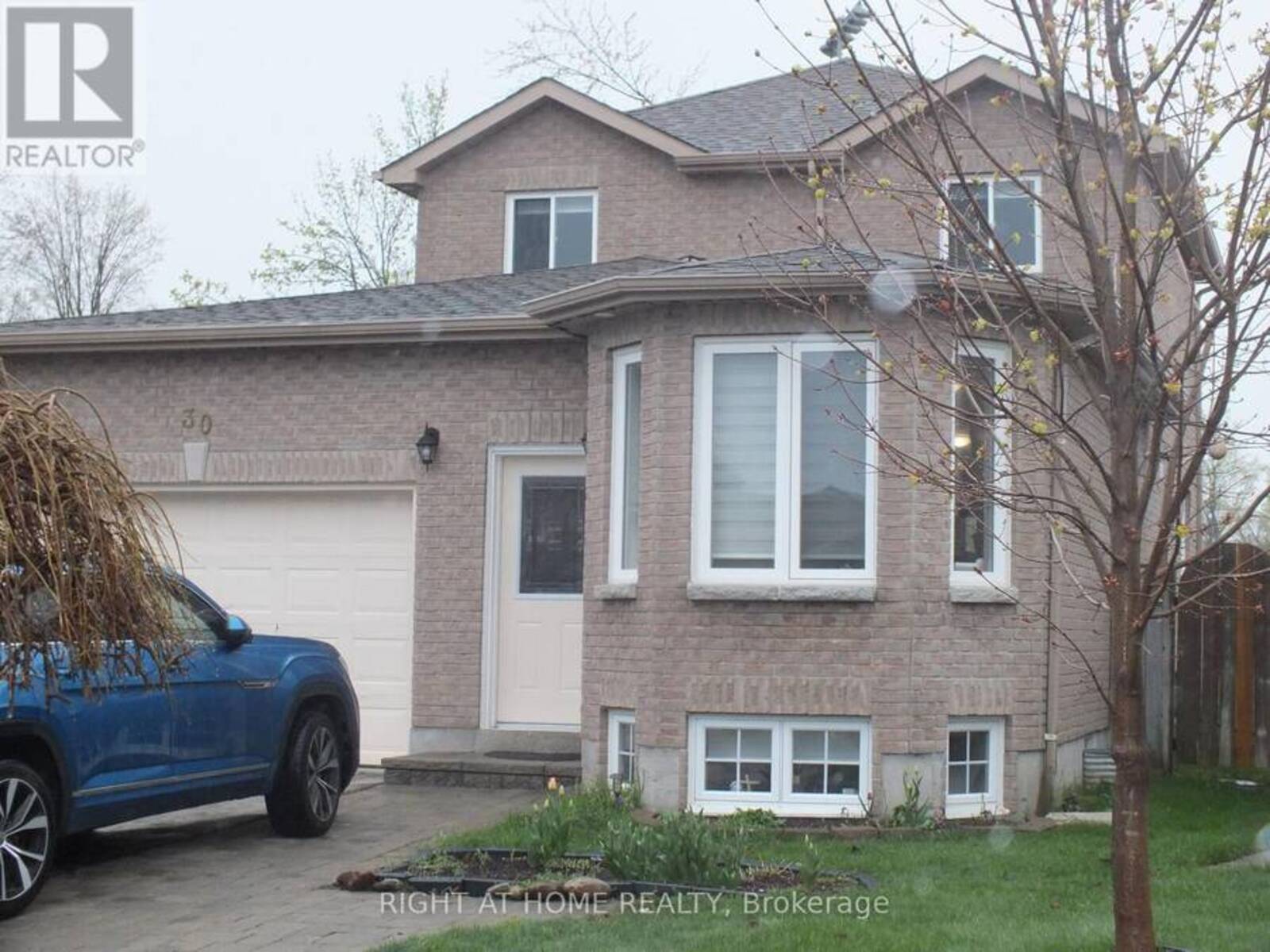 30 BRIGHTON ROAD, Barrie, Ontario L4M 6S4