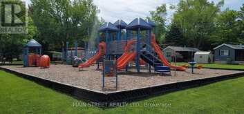 15 HAWAIIAN CIRCLE | Whitchurch-Stouffville Ontario | Slide Image Thirty-one