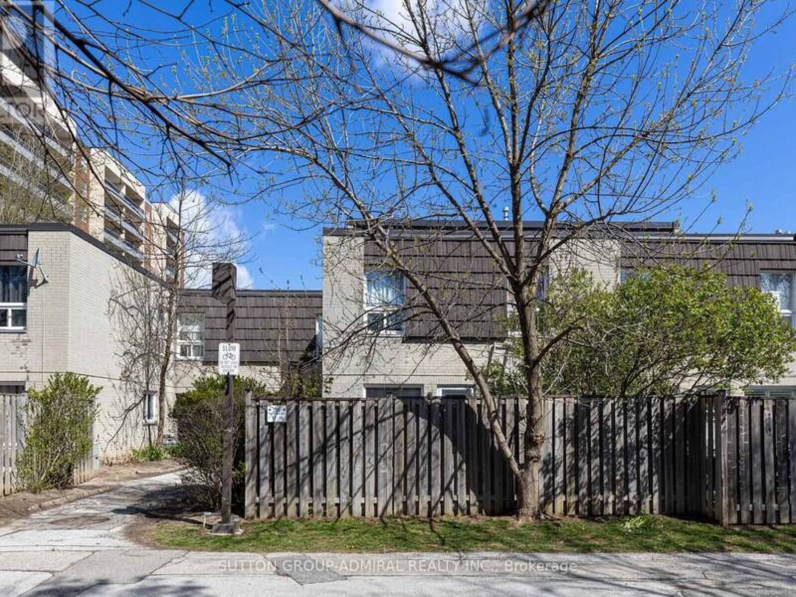 11 - 21 FOUR WINDS DRIVE, Toronto, Ontario M3J 1K7
