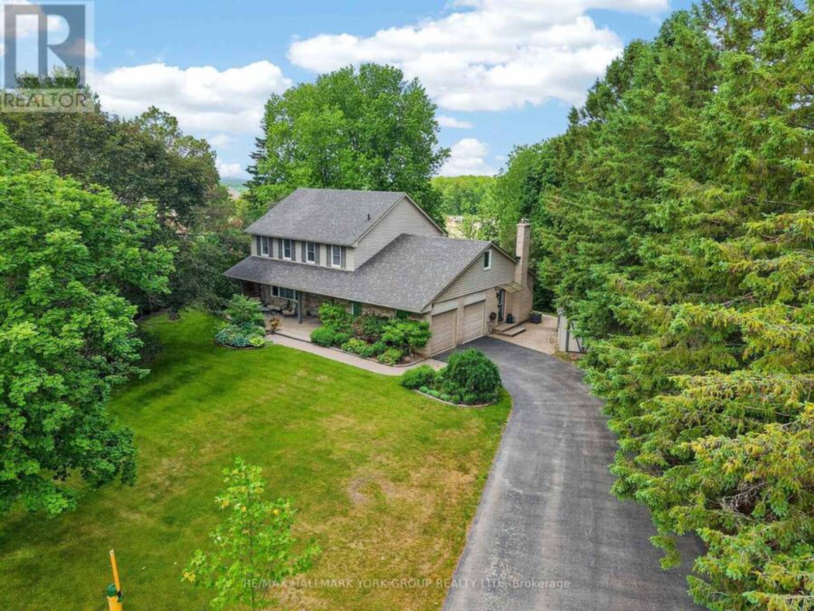 8 GRANT COURT, East Gwillimbury, Ontario L0G 1R0