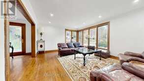 54 PLYMBRIDGE ROAD | Toronto Ontario | Slide Image Eight