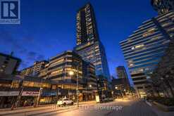 3902 - 488 UNIVERSITY AVENUE | Toronto Ontario | Slide Image Three