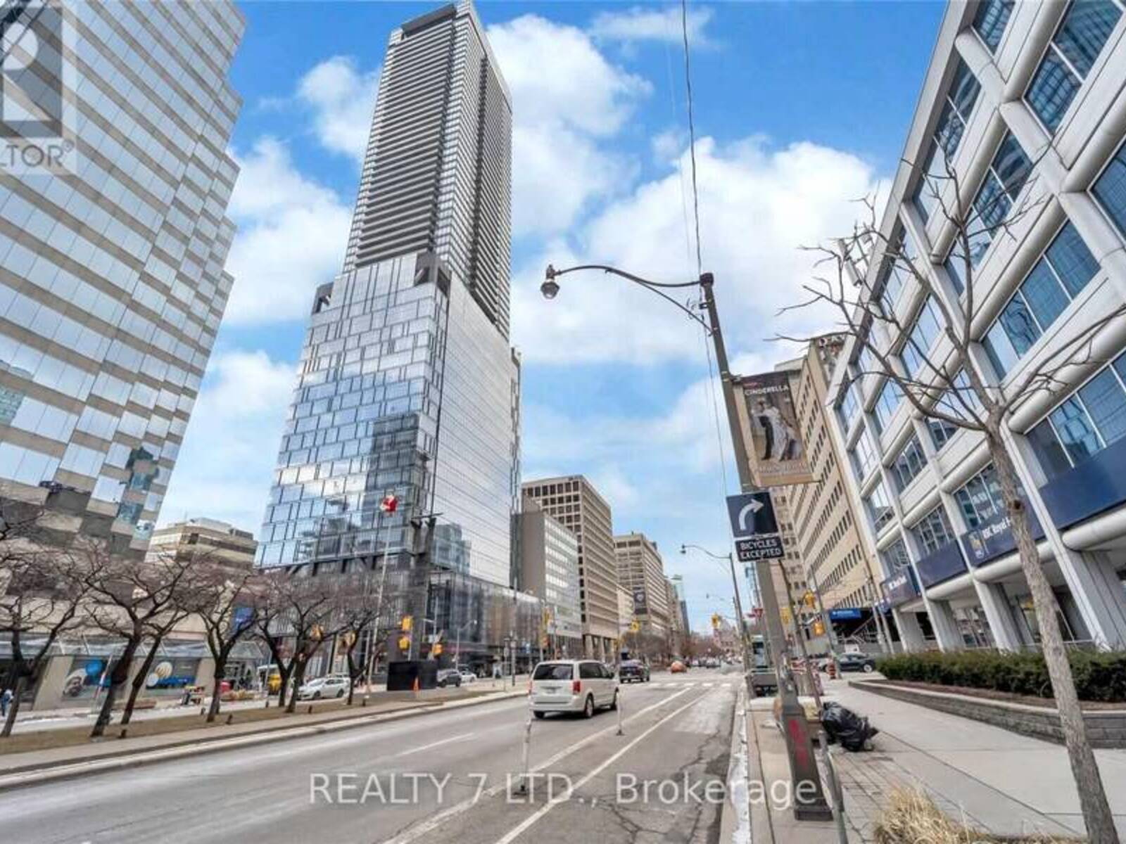 3902 - 488 UNIVERSITY AVENUE, Toronto, Ontario M5G 0C1