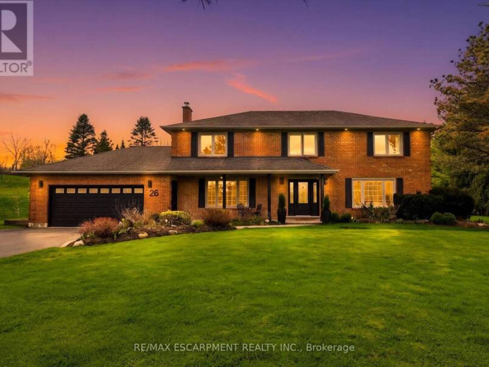 26 WENEIL DRIVE, Hamilton, Ontario L8B 0Z6