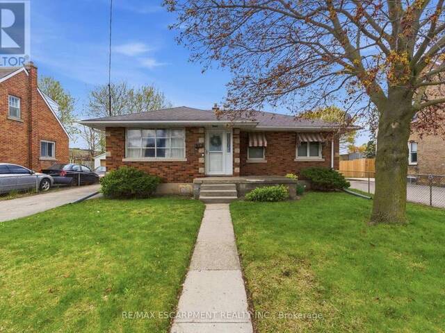 113 NORTH PARK STREET Brantford Ontario, N3R 4K3 - 3 Bedrooms Home For Sale