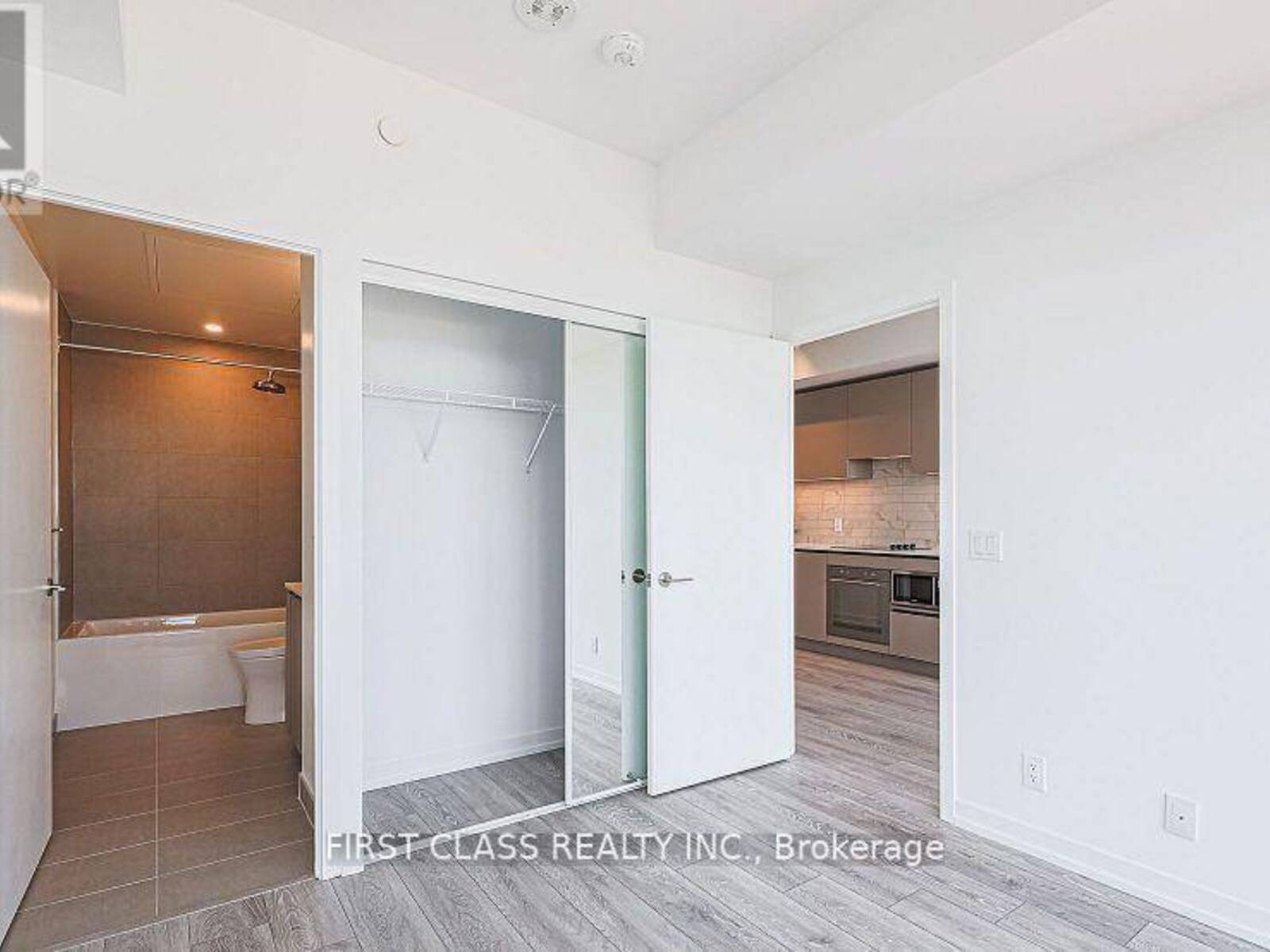 3215 - 55 MERCER STREET, Toronto, Ontario M5V 3W2