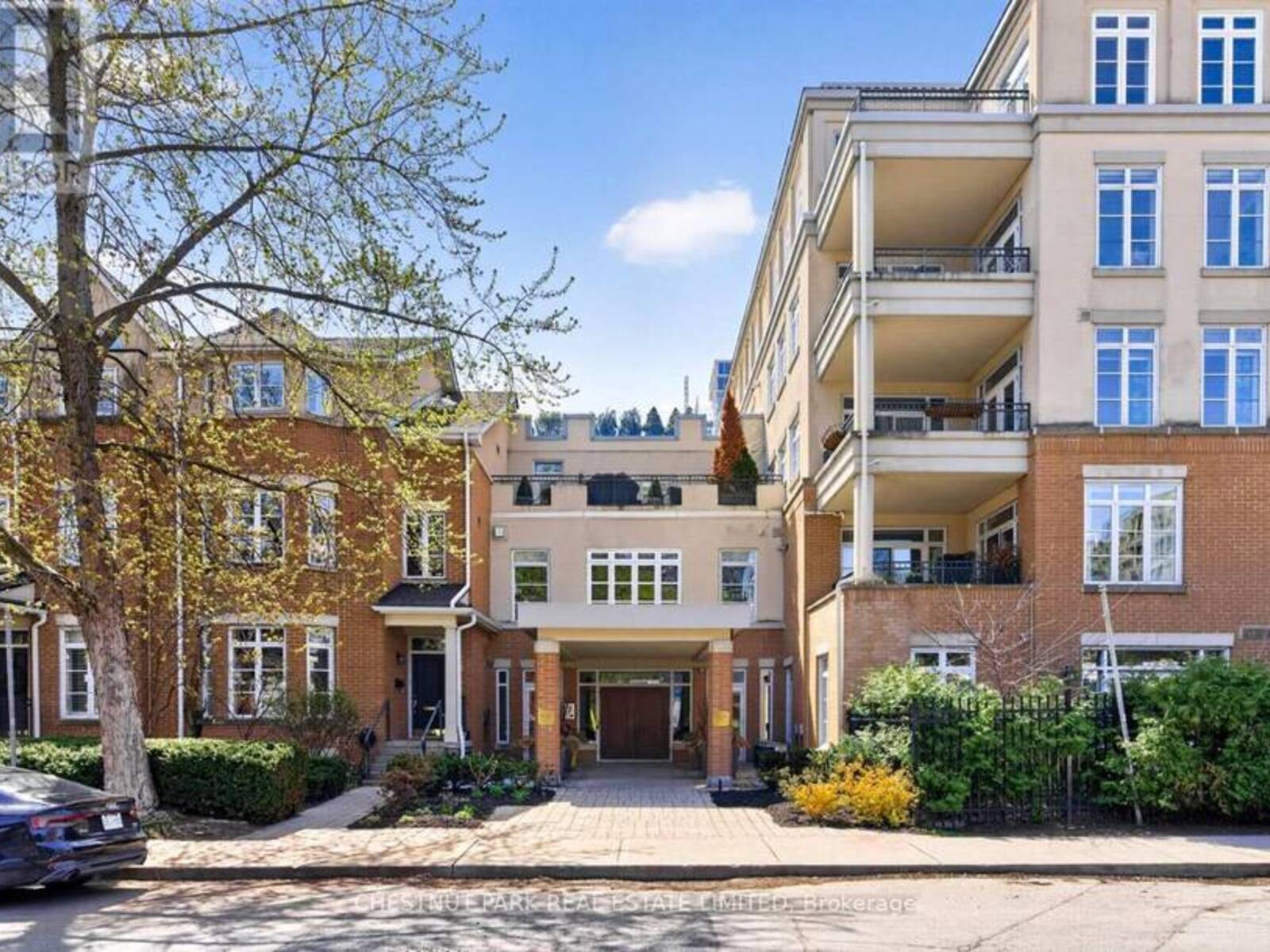 203 - 21 SHAFTESBURY AVENUE, Toronto, Ontario M4T 3B4
