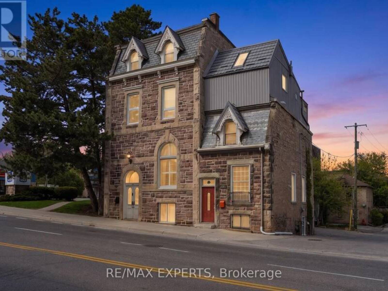 130 ST DAVID STREET S, Fergus, Ontario N1M 2L3