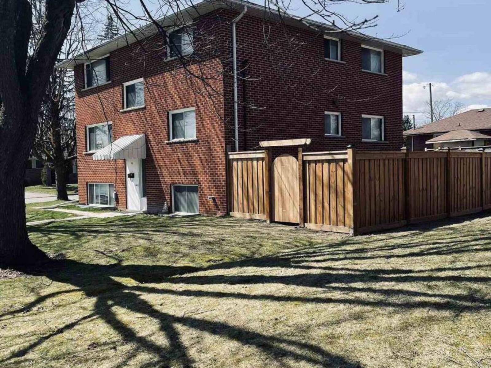 580 DIGBY AVENUE, Oshawa, Ontario L1G 1W6
