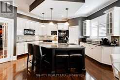 38 CASTLE DRIVE | Barrie Ontario | Slide Image Eight