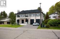 10 HAWTHORNE LANE | Aurora Ontario | Slide Image Two