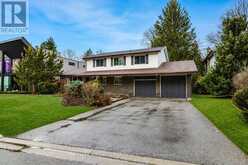 10 HAWTHORNE LANE | Aurora Ontario | Slide Image Seven