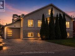 296 LENNOX AVENUE Richmond Hill Ontario, L4C 2A7