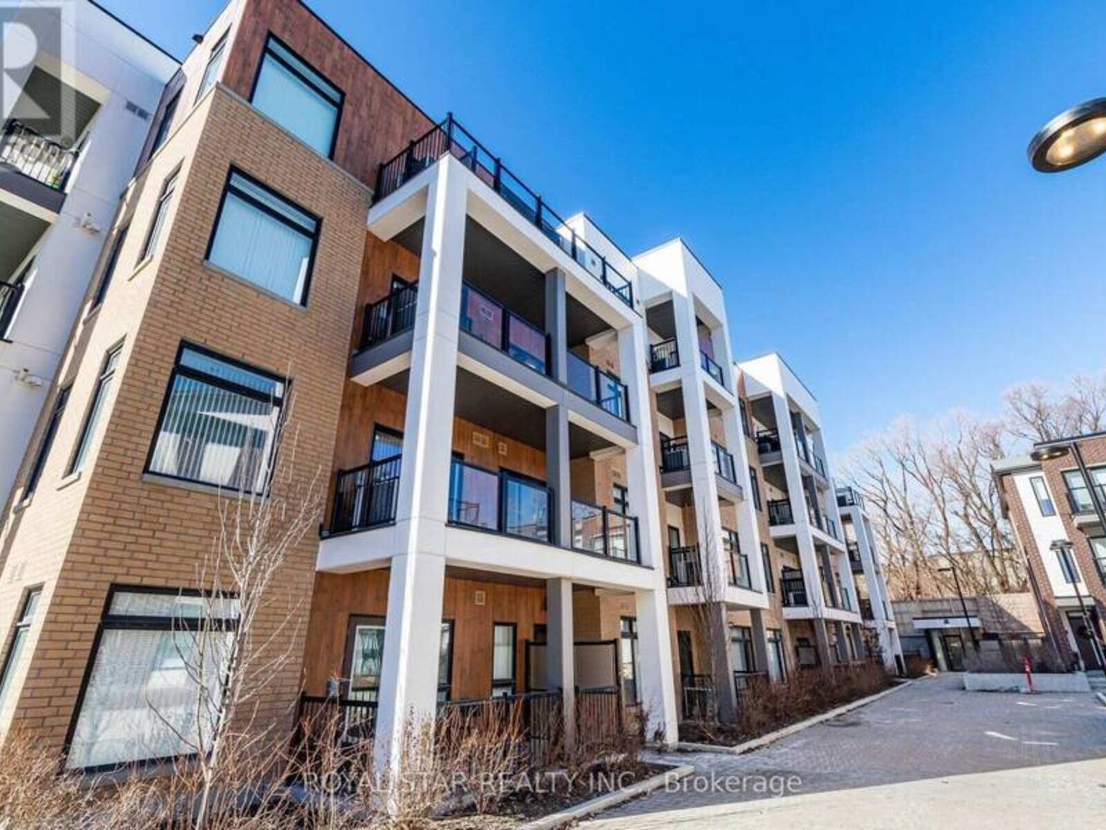 401 - 120 CANON JACKSON DRIVE, Toronto, Ontario M6M 0E1