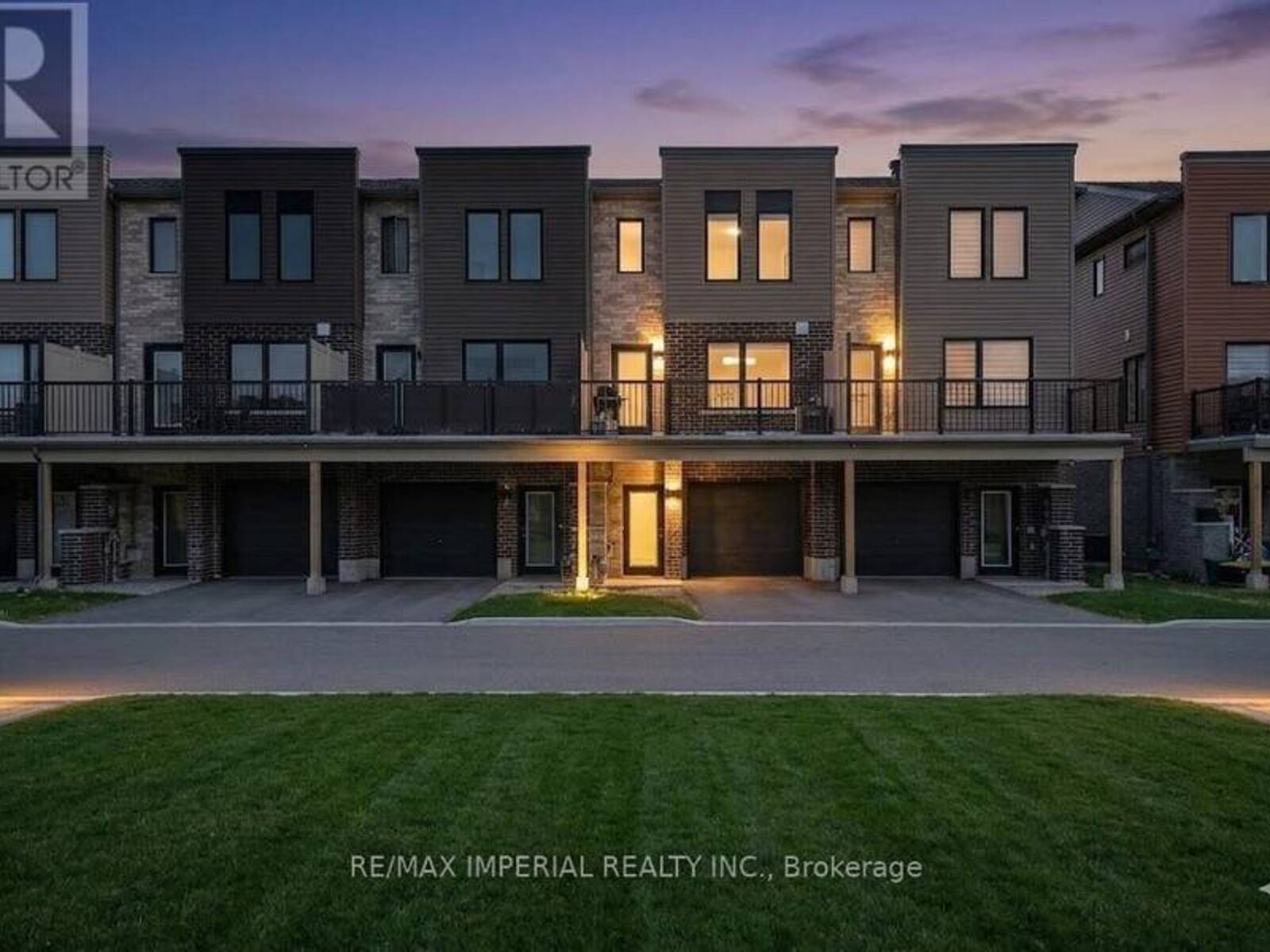 61 FAIRLANE AVENUE, Barrie, Ontario L9J 0N1