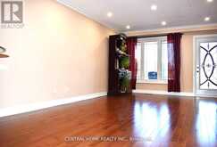 59 BLANEY CRESCENT | Toronto Ontario | Slide Image Four