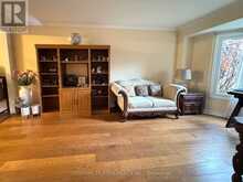 15 TIMPSON DRIVE | Aurora Ontario | Slide Image Four