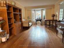 15 TIMPSON DRIVE | Aurora Ontario | Slide Image Five