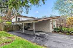 582 WOODVIEW ROAD | Burlington Ontario | Slide Image Four
