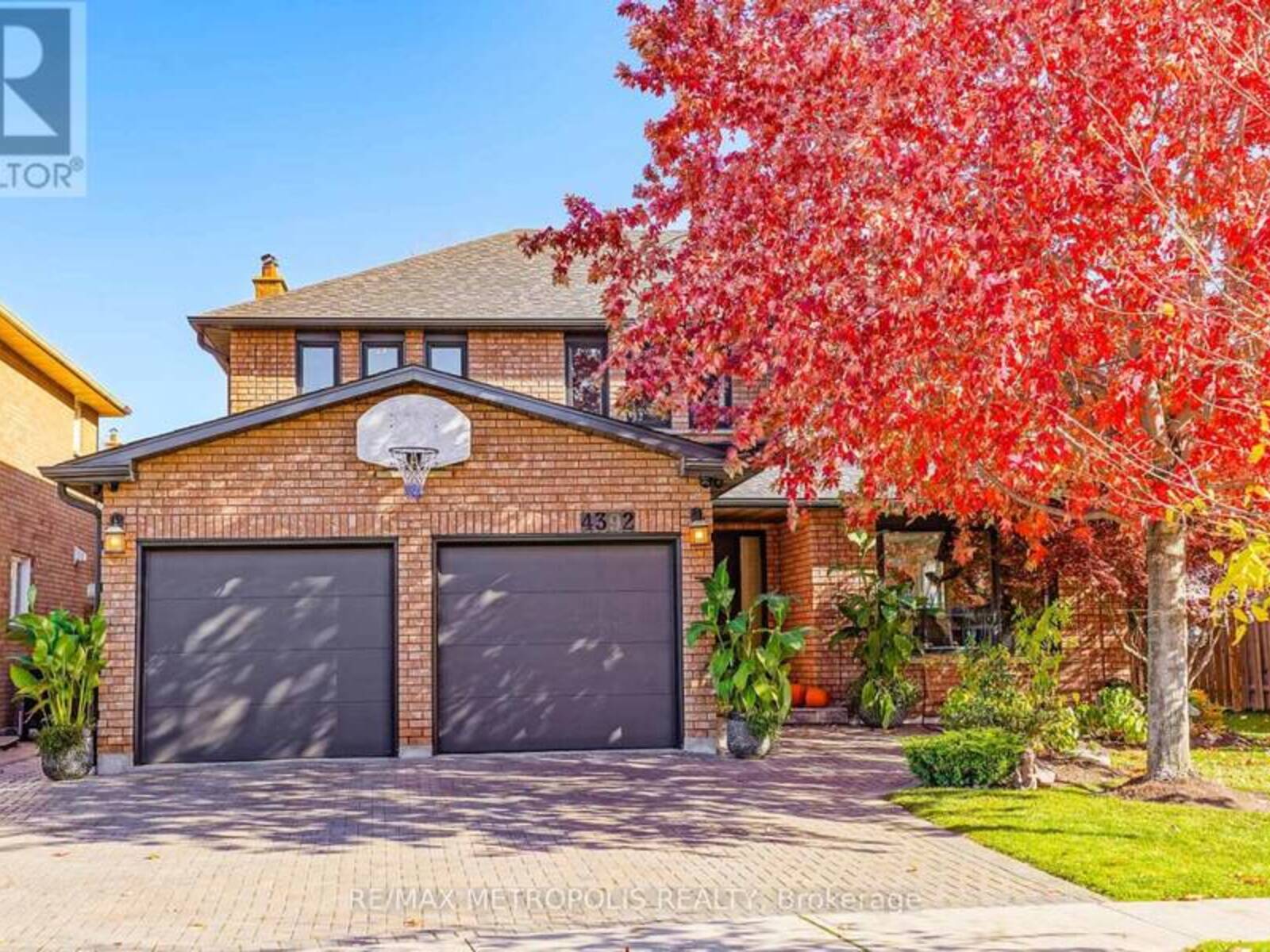 4392 GRASSLAND CRESCENT, Mississauga, Ontario L5V 1E2